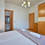 Apartman Awesome In Pag With Wifi