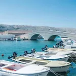 Awesome In Pag With Wifi * Pag Town