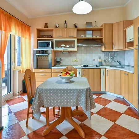 Awesome In Pag With Wifi Apartment *