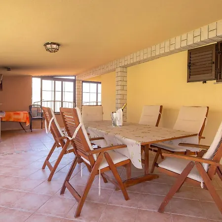 Awesome In Pag With Wifi Apartment *