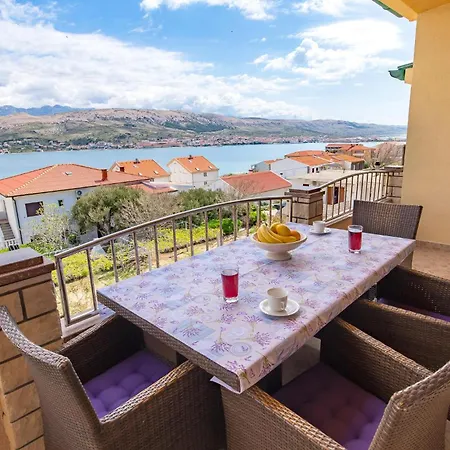 Awesome In Pag With Wifi Apartment *