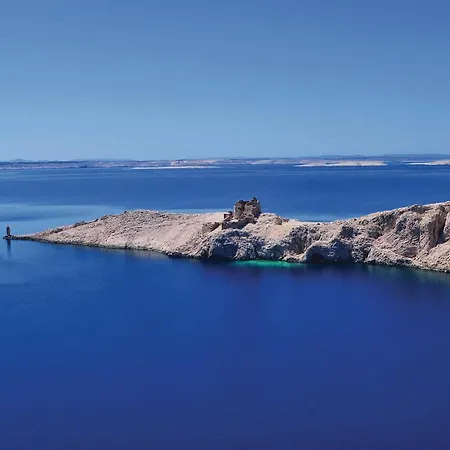 Awesome In Pag With Wifi Apartment