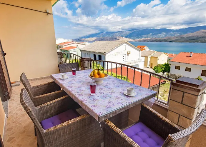 Apartamento Awesome In Pag With Wifi Pag Town